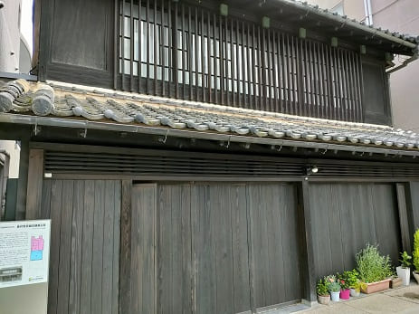 木曽川に神秘的な渦を巻く巴淵