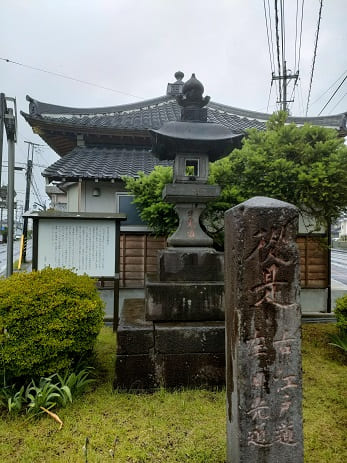 閻魔堂の常夜灯